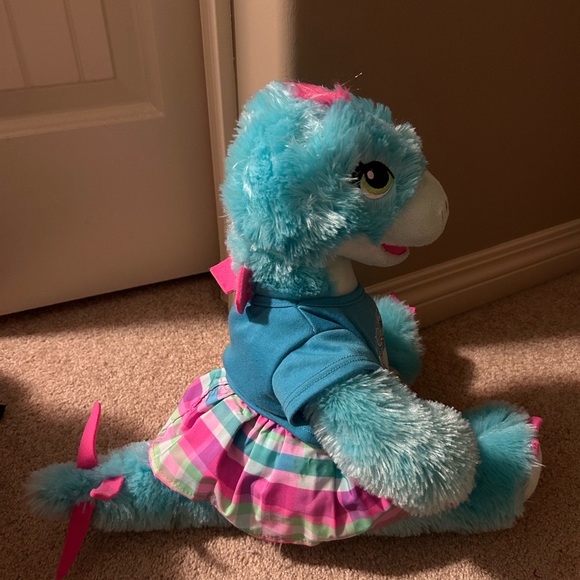 Build a Dino with outfit - Picture 2 of 2